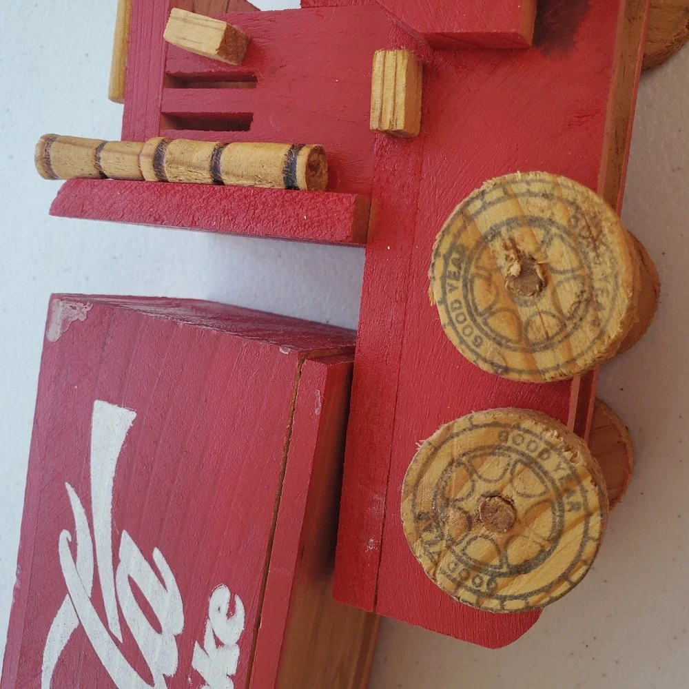 Coca‎ Cola wooden truck 18